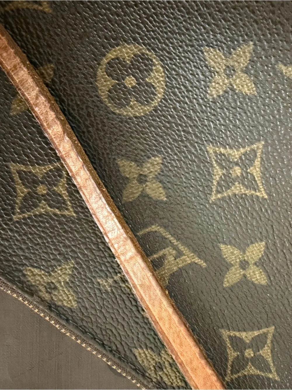 Louis Vuitton Vintage LV Monogram Pochette